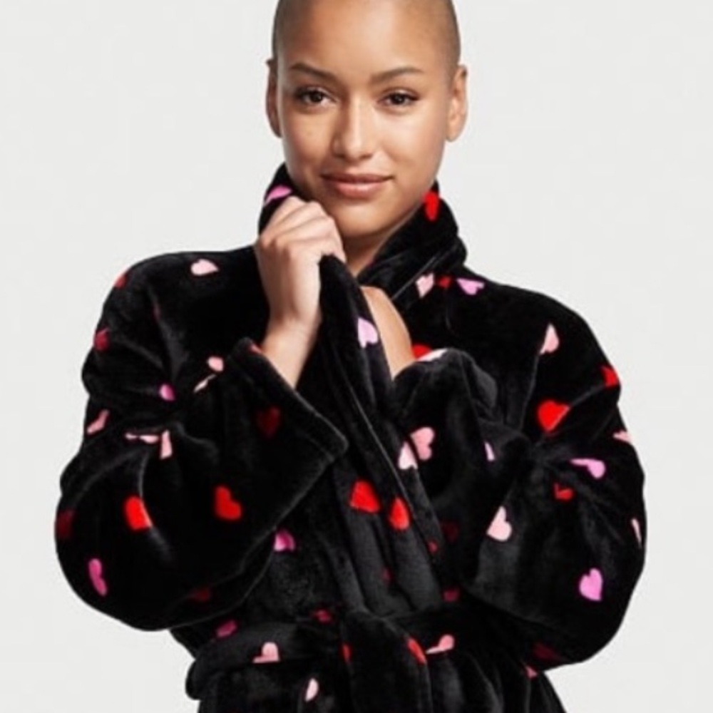 NWT RARE HTF Victoria’s Secret Short Plush Robe. Shades of red & pink hearts